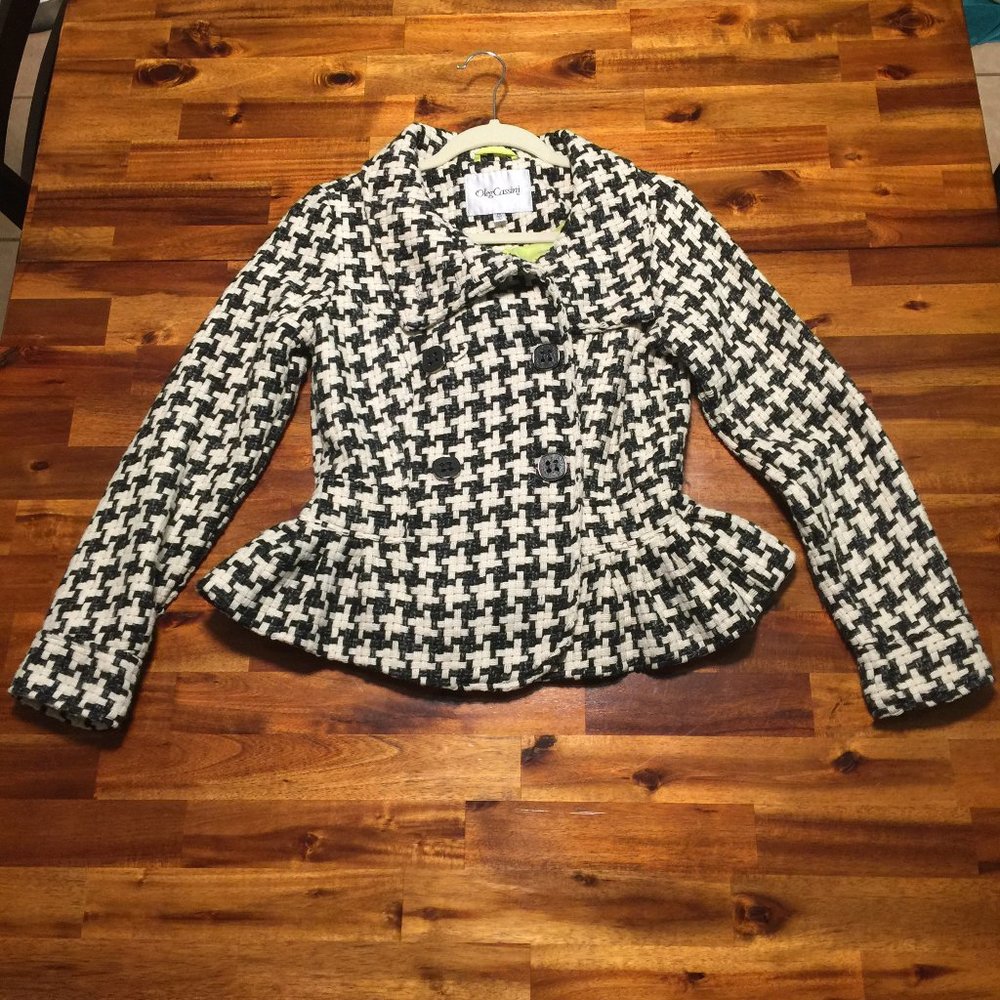 LAST CALL Oleg Cassini houndstooth peplum blazer